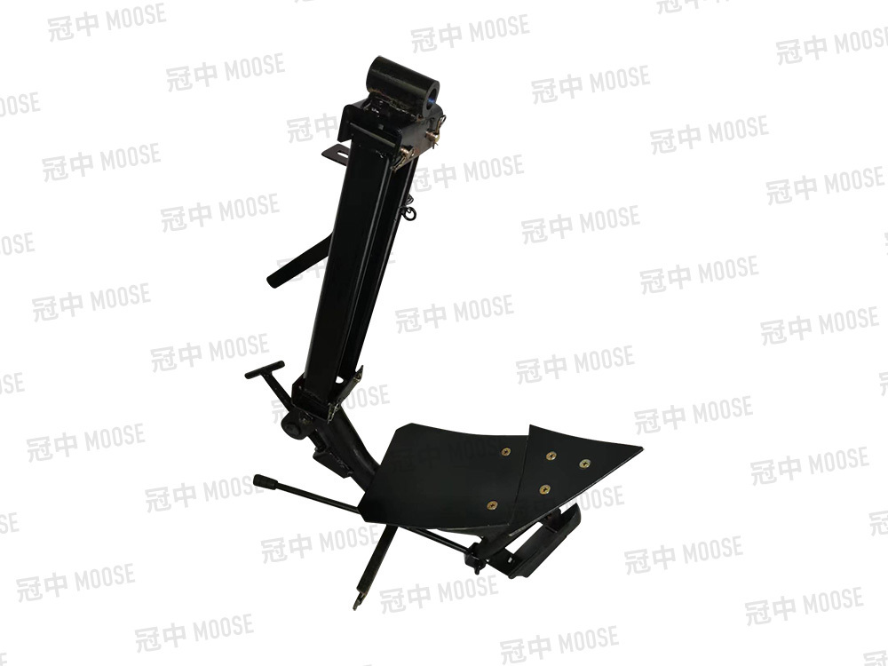 Adjustable moldboard plough