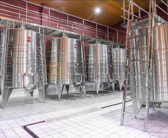 Wine Tanks with Dimple Cooling Jacket: