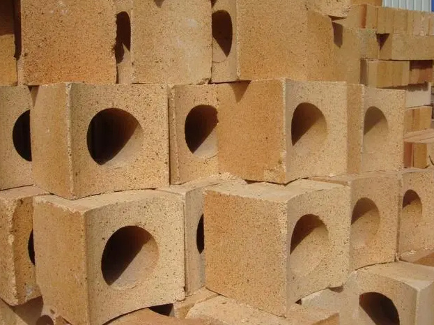Influencing Factors and Common Problems of Corundum Refractory Brick in Forming Process