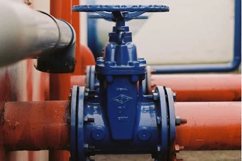 Valves in pipeline spare parts are key components for controlling pipeline fluids