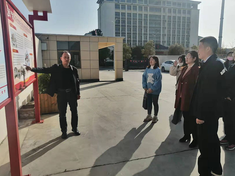 黨建聚合力，牽手解難題