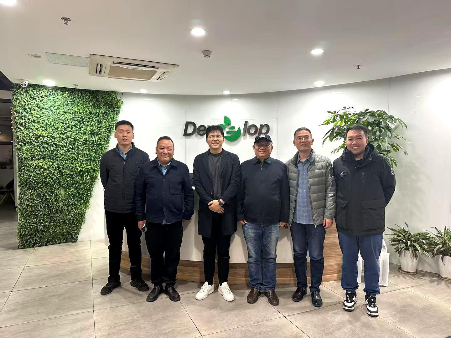 The Shandong University Nanjing Alumni Association visited Nanjing Expansion Technology Co., Ltd.