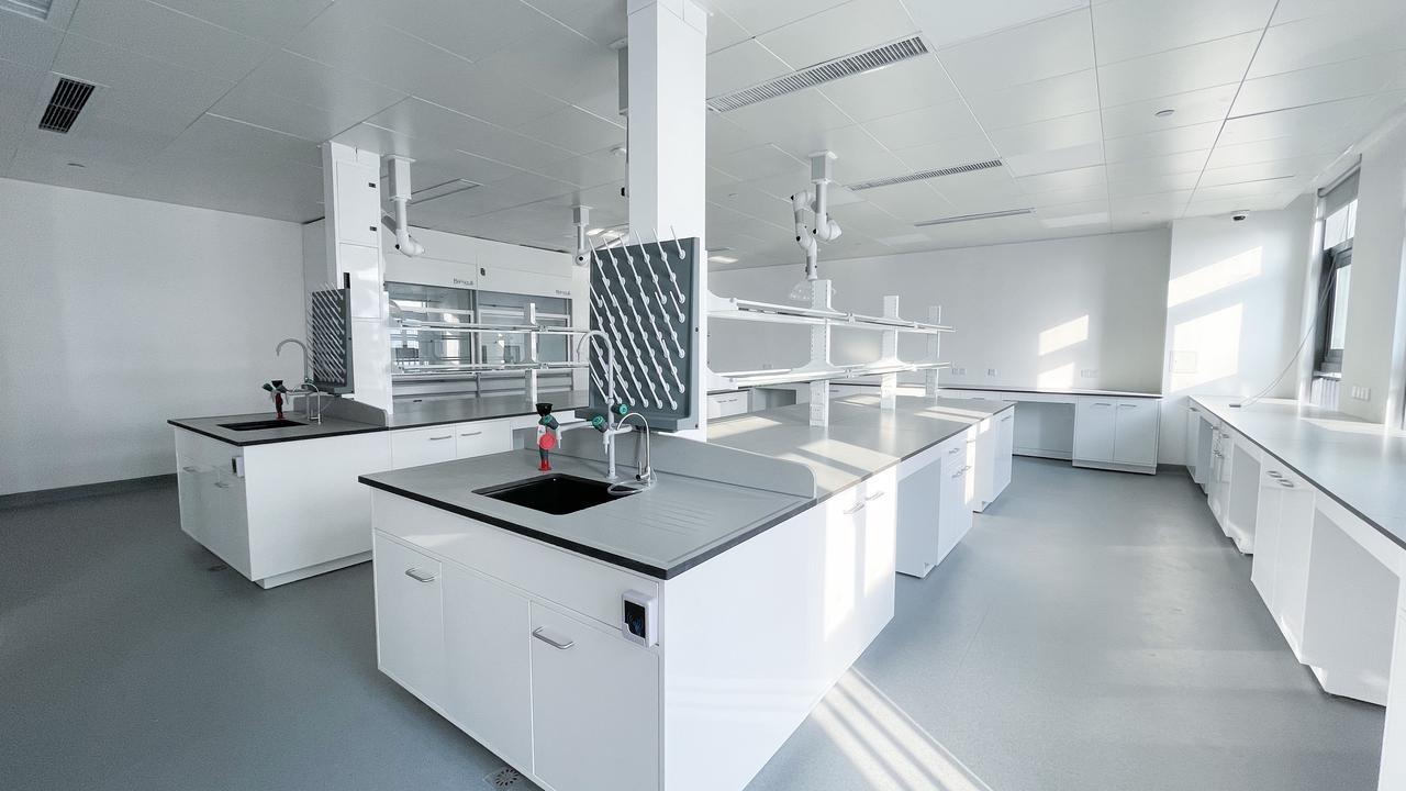 Key points and considerations for the construction of a physics and chemistry laboratory