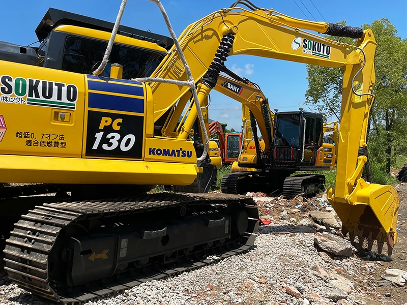 Komatsu PC130