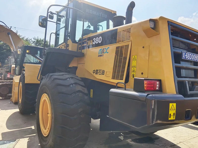 Komatsu WA380
