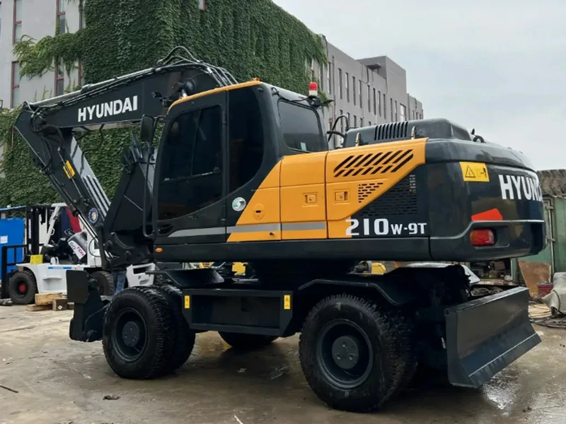 Hyundai 210W Wheel Dredge