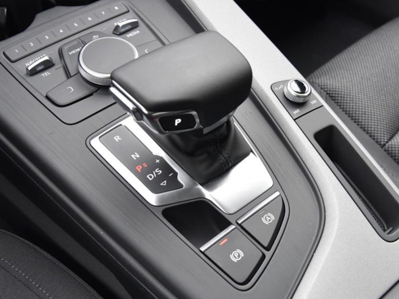 Basic methods for novices to operate a car