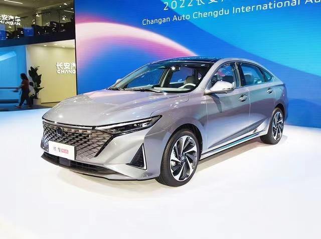 Super-large openable panoramic sunroof Changan Automobile 100% shading rate without fear of sunlight