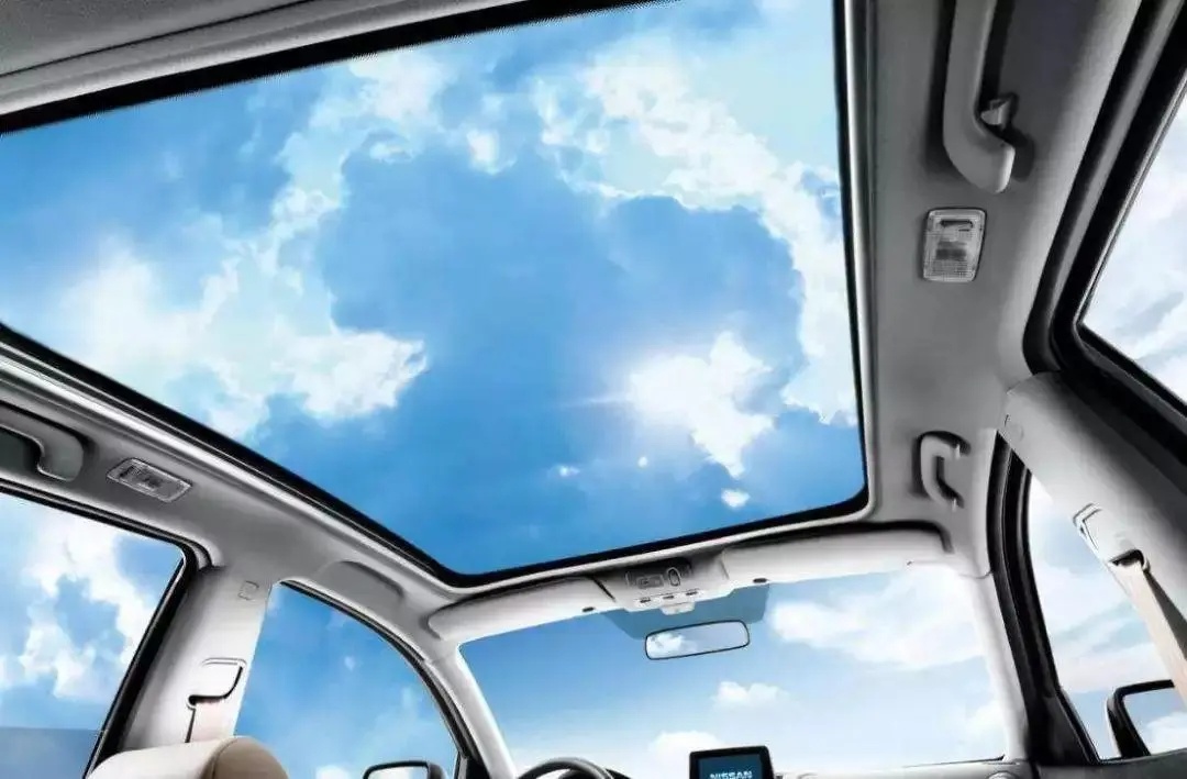 Preventing skylight leakage in rainy days