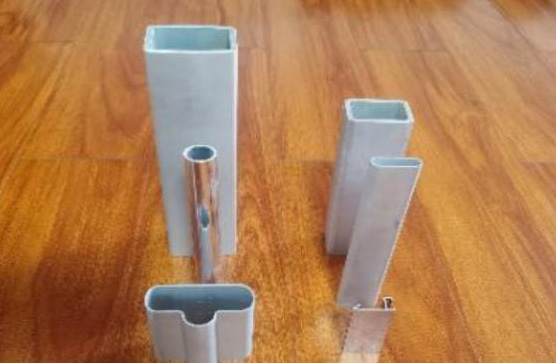 Decorative strip (industrial)