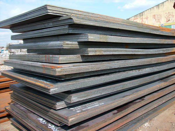 What is the material of carbon steel plate and what are its advantages and disadvantages