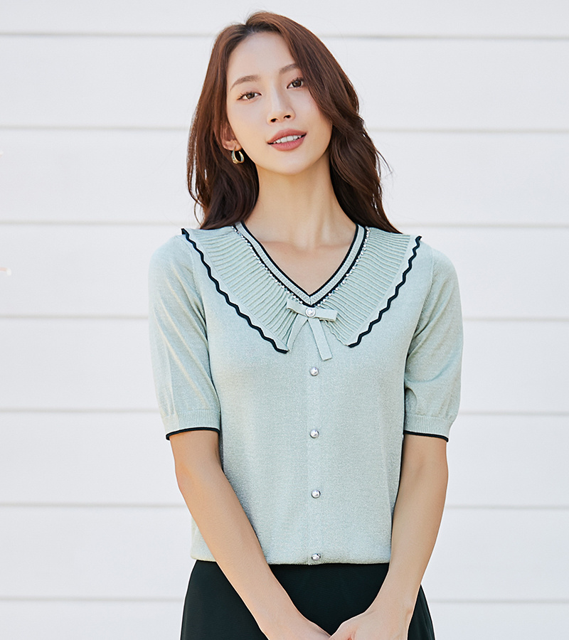 2023 spring and summer new elegant series French retro sweet green sweater