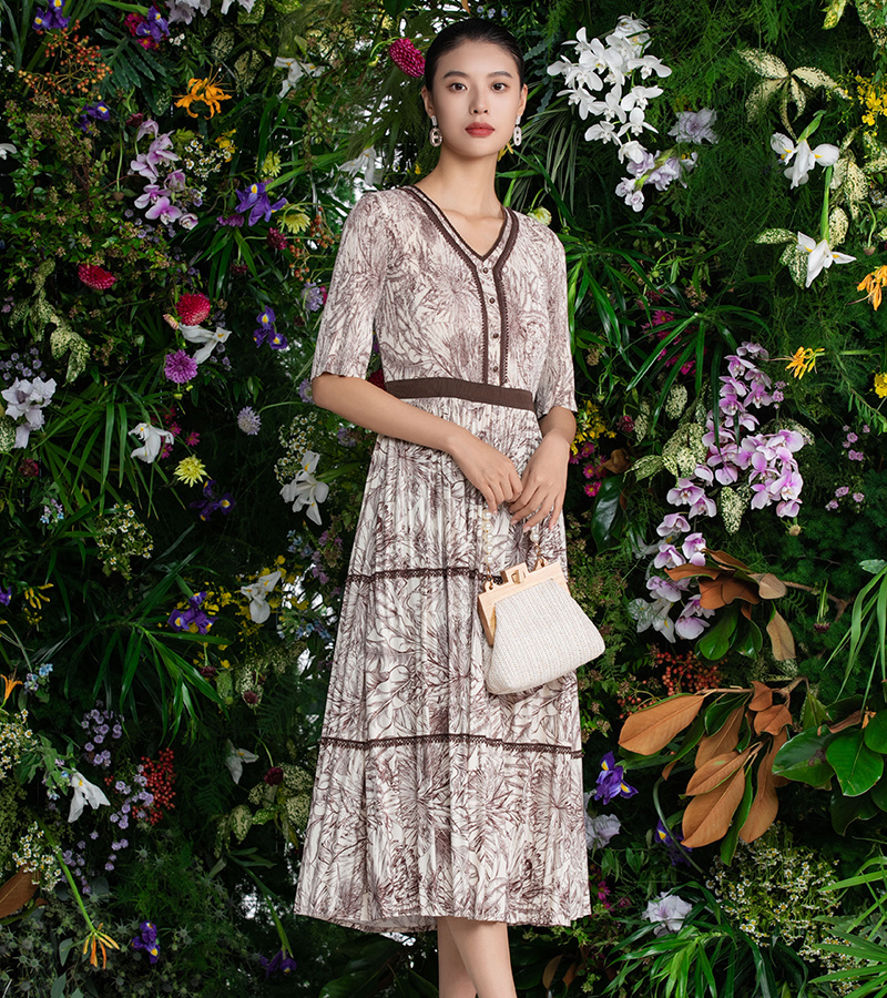 2024 Spring and Summer New Elegant Series French Elegant Three-Dimensional Pleated dress