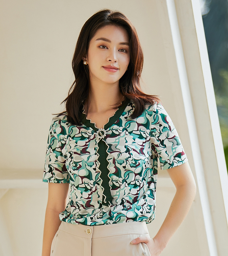 2023 Spring and Summer New Elegant Series Elegant Belt Printed Pullover Shirt