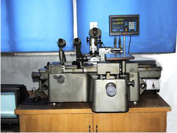 Universal Tool Maker's Microscope