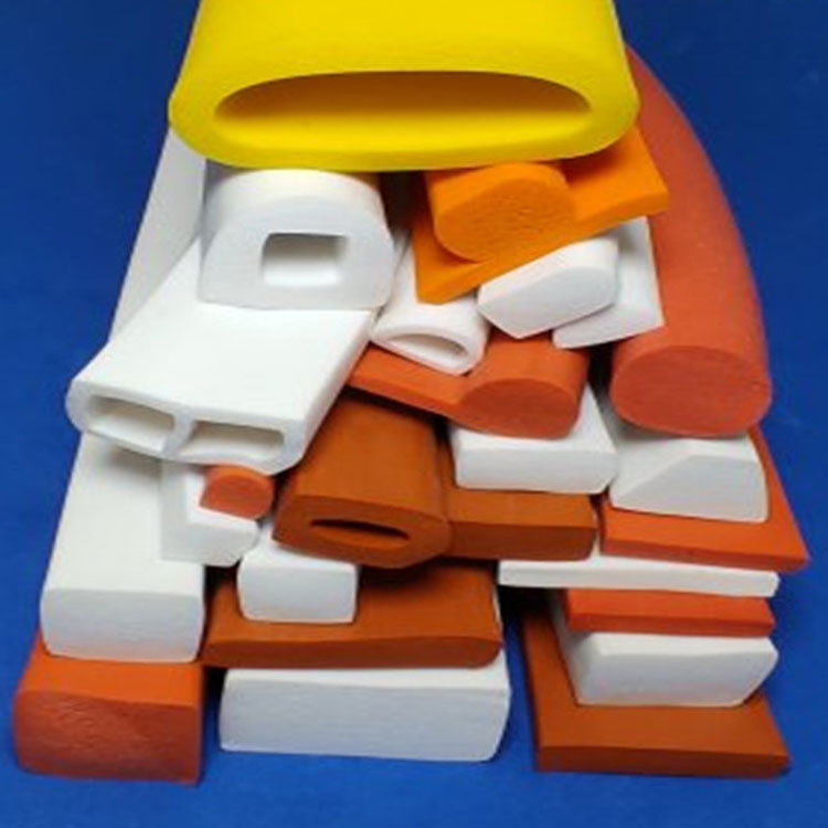 Silicone foam sealing strip