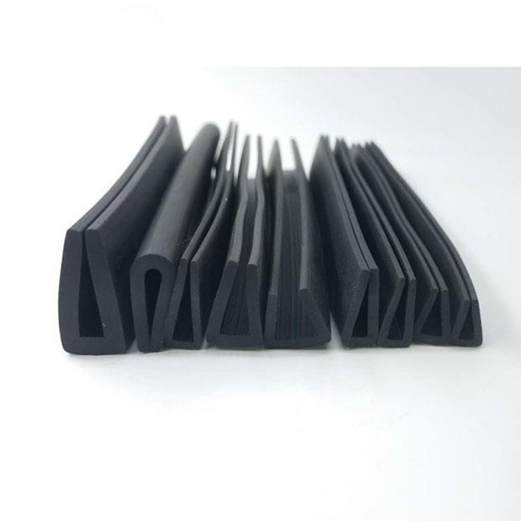 Oil-resistant nitrile neoprene sealing strip