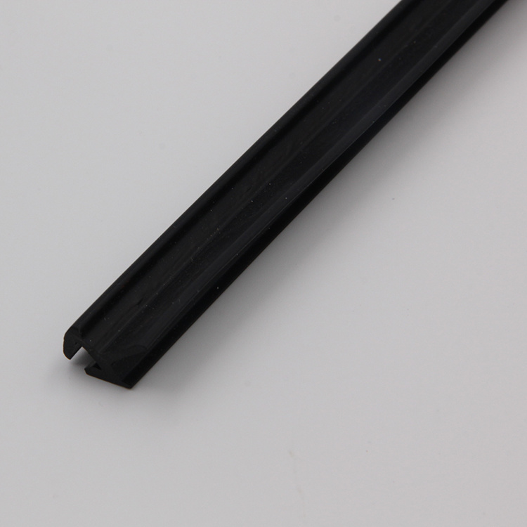Oil-resistant nitrile neoprene sealing strip