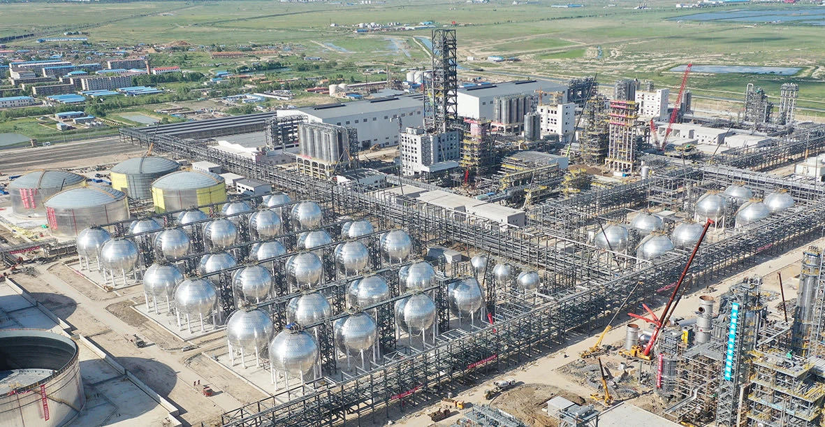 Heilongjiang Longyou Petrochemical Co., Ltd по проекту  каталитического и термического крекинга тяжёлых (маслянистых) фракций с мощностью 5.5млн тонн