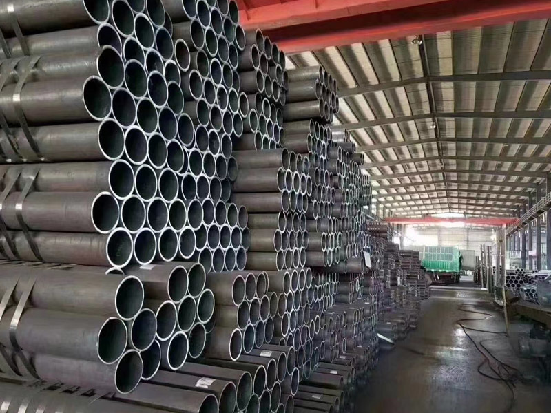 电厂无缝钢管，作为电力行业中不可或缺的关键部件，承载着输送高温高压介质的重任