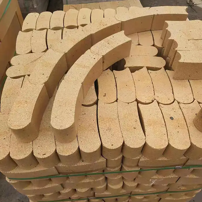 Universal arc ladle refractory brick