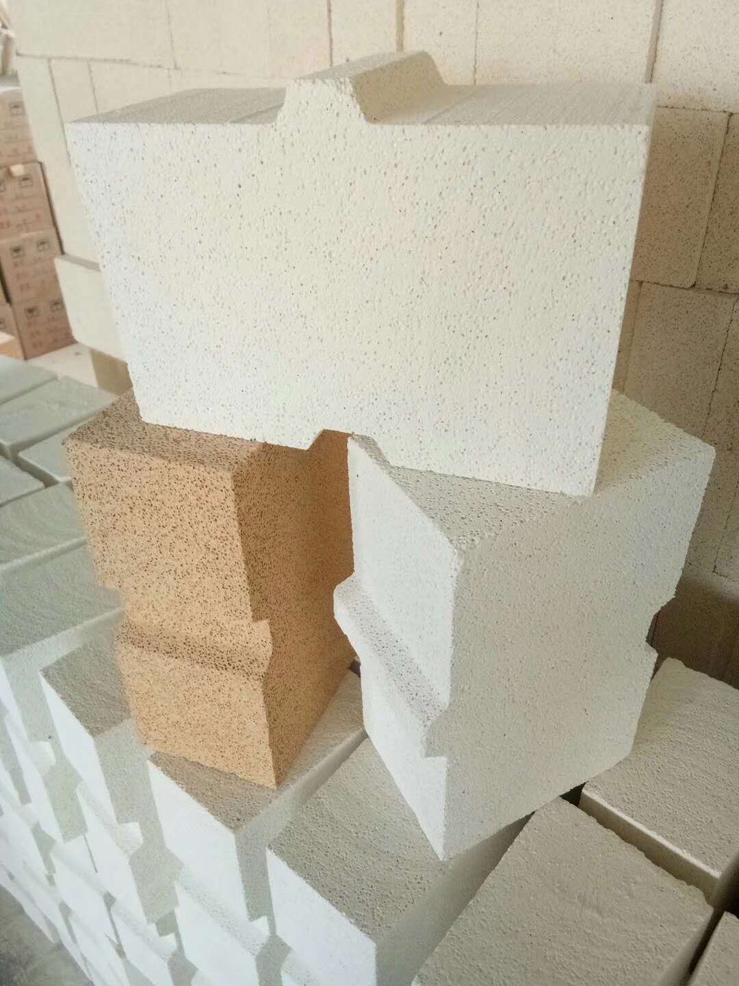 莫來石聚輕磚