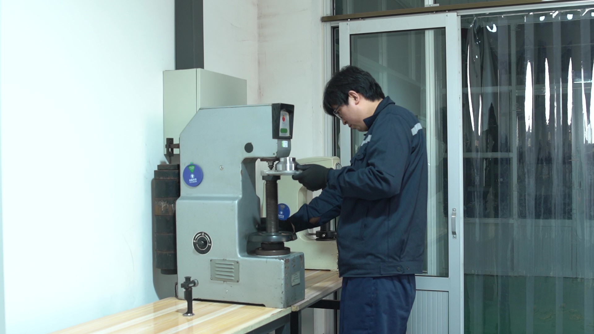 22. Hardness tester 22. Hardness tester
