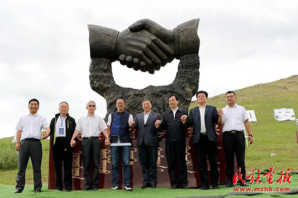 【民族畫(huà)報(bào)】百名企業(yè)家走進(jìn)草原，共商振興鄉(xiāng)村路