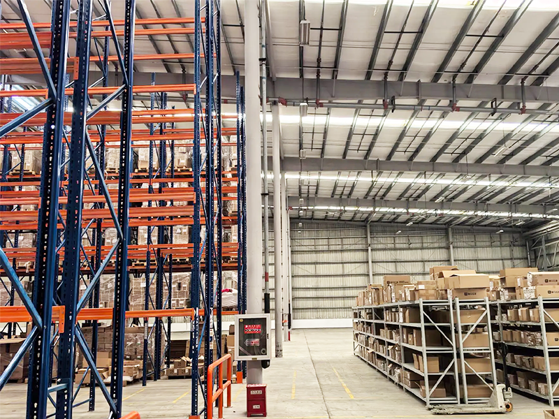 Teardrop Selective Pallet Rack