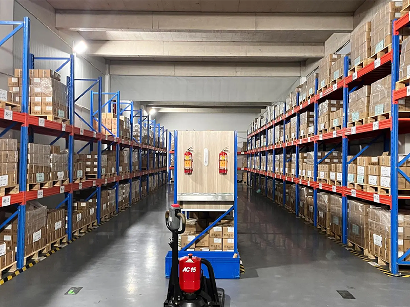 Teardrop Selective Pallet Rack