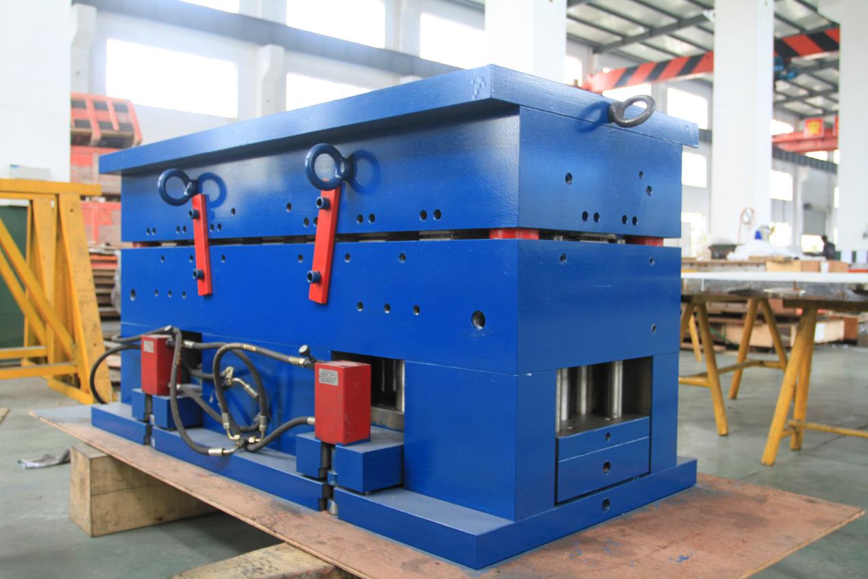 BMC Auto Parts Mould