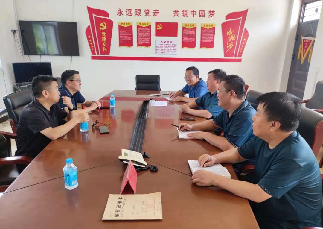 金渠集團(tuán)黨委書記、董事長(zhǎng)曲邦定深入定點(diǎn)扶貧村走訪調(diào)研