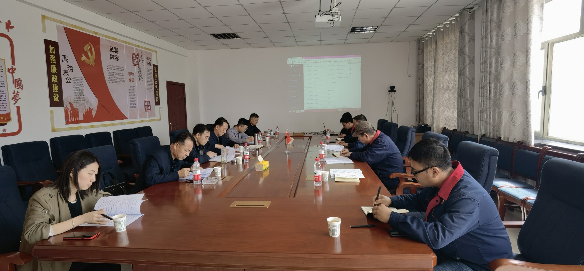 酒泉市應(yīng)急管理局黨組書記、局長李君堂一行蒞臨昌源礦業(yè)調(diào)研
