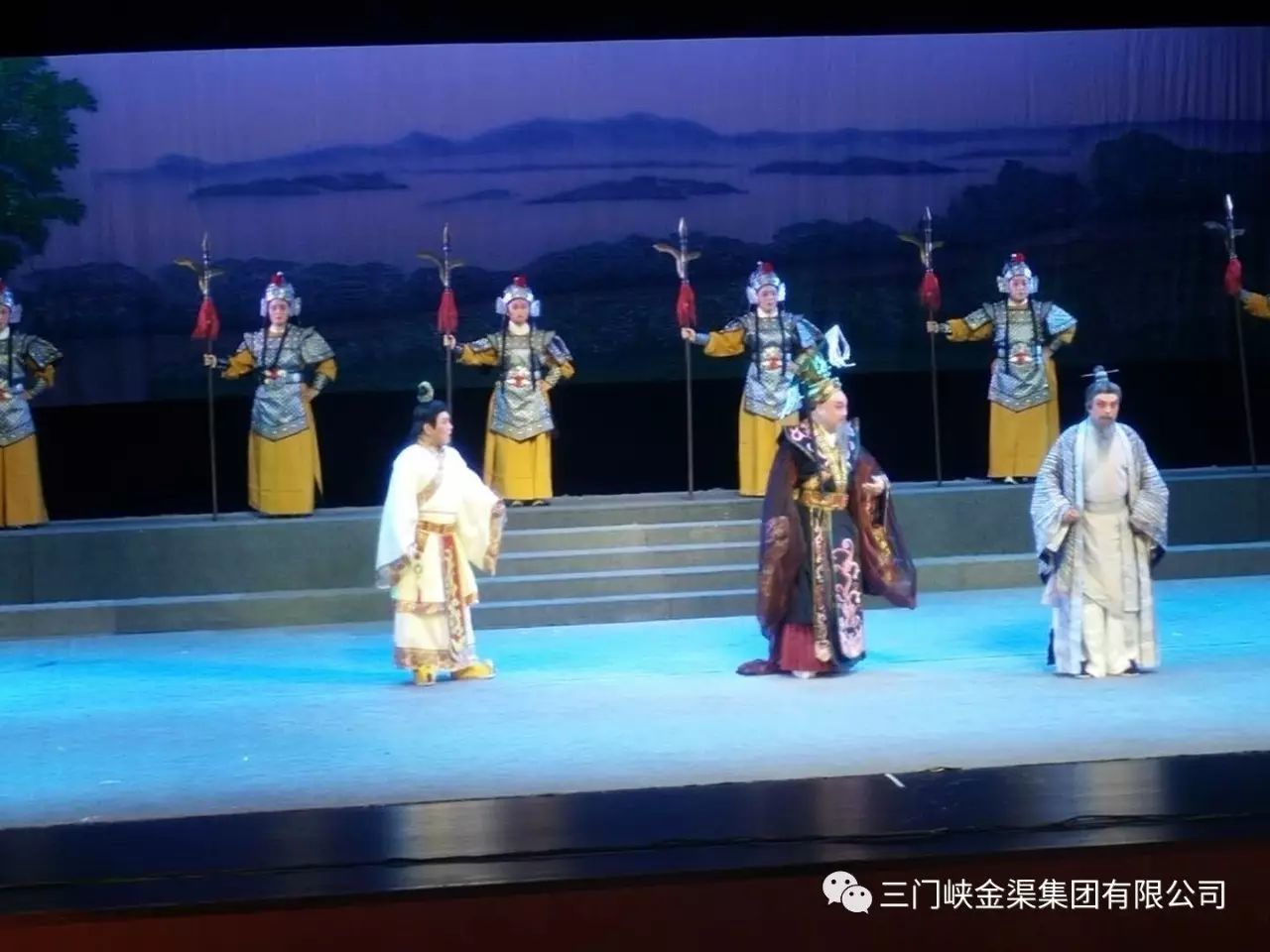 集團(tuán)公司領(lǐng)導(dǎo)班子觀看大型原創(chuàng)歷史劇《甘棠遺愛(ài)》