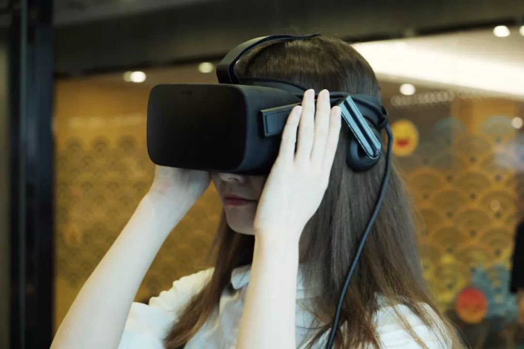 免费报名Facebook海外营销体验中心开放活动体验VR头显等游戏2