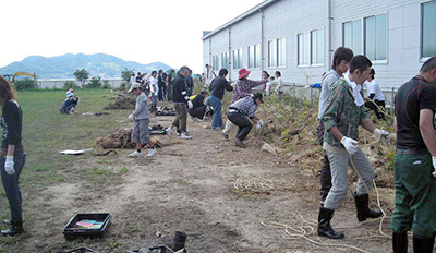 尾道工厂举行第3期、平塚工厂举行第2期植树活动