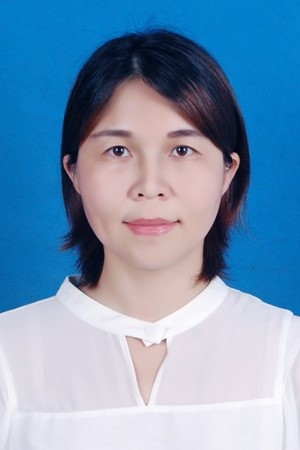 曹春霞女士