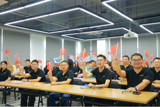 共阅荣光Q同贺生辎ͼ凝聚奋斗力量