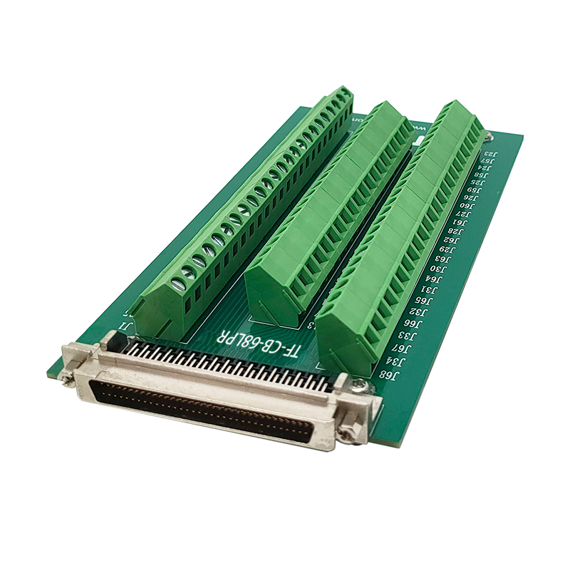 TF-CB-68LPR      SCSI68直角公头转68PIN螺栓端子母端，桌面安装式接线盒