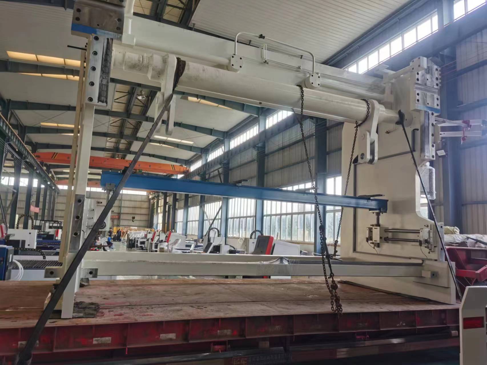 Rbqlty press brake loading ship to Vietnam