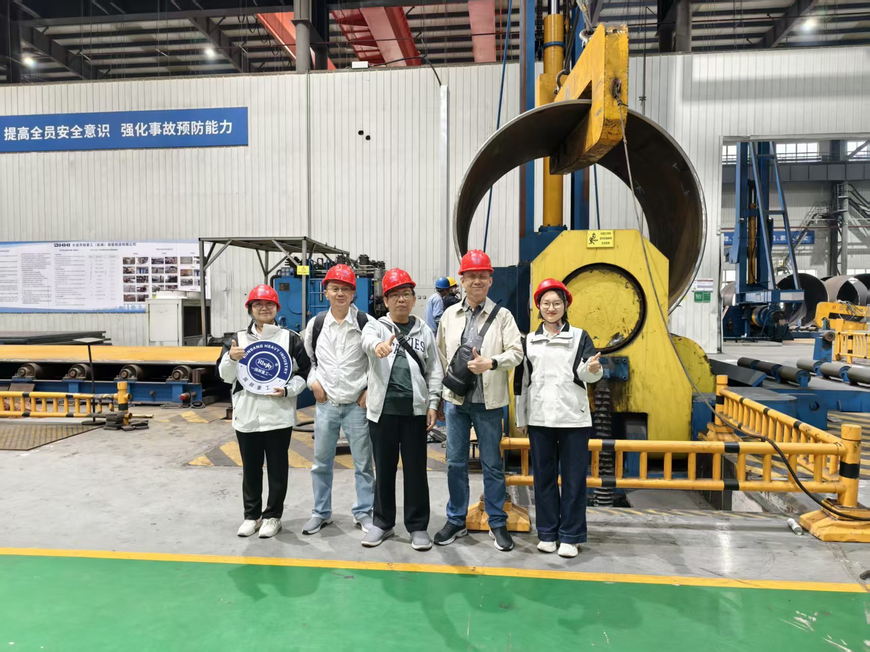 Welcome customers visit Rbqlty factory for heavy duty CNC 4 rollers rolling machine Welcome customers visit Rbqlty factory for heavy duty CNC 4 rollers rolling machine