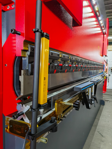 Understanding the Functionality and Benefits of Press Brake Machines in Metal Fabrication