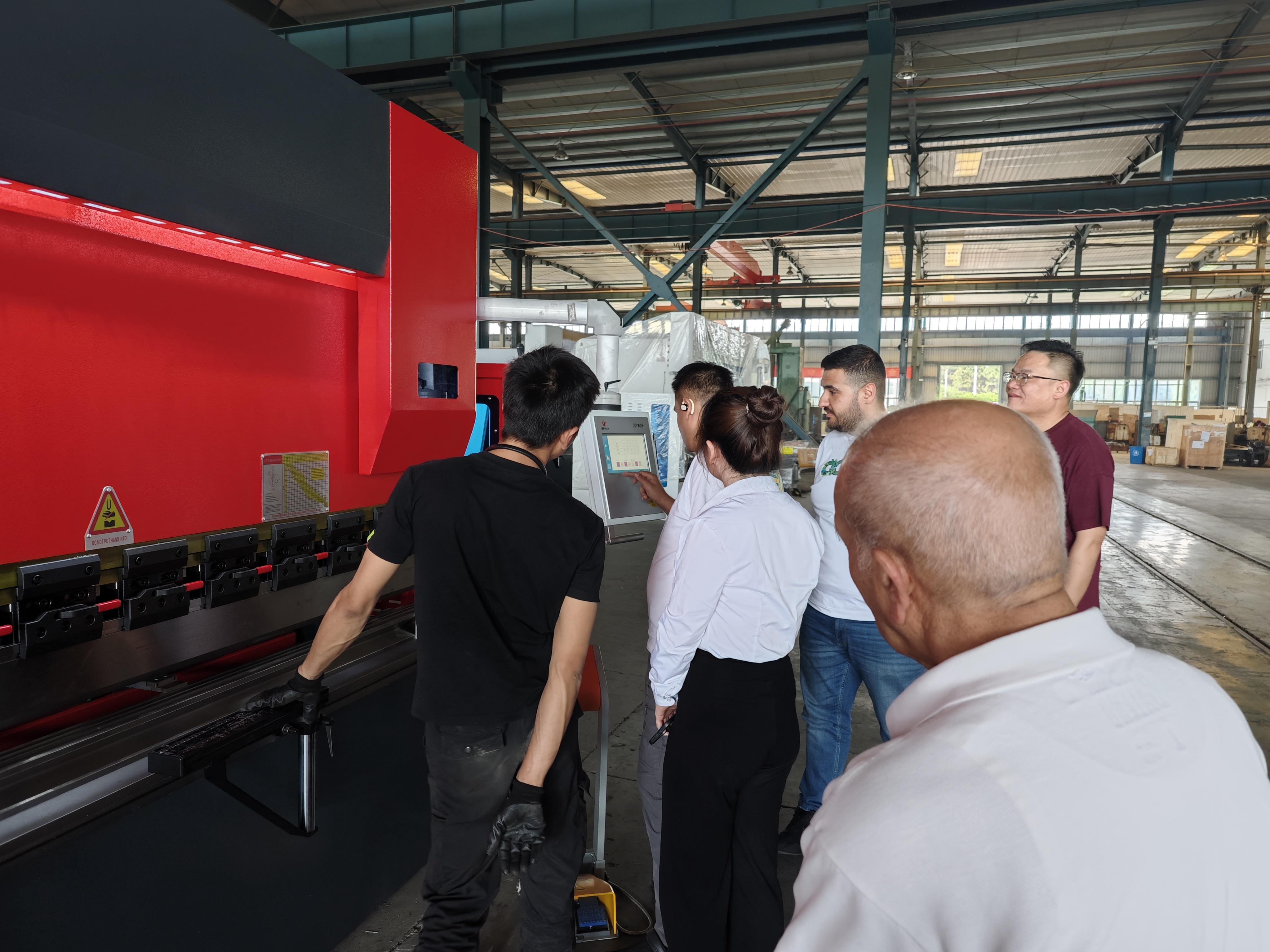 Welcome Turkish customers to visit Rbqlty factory shearing and bending machines