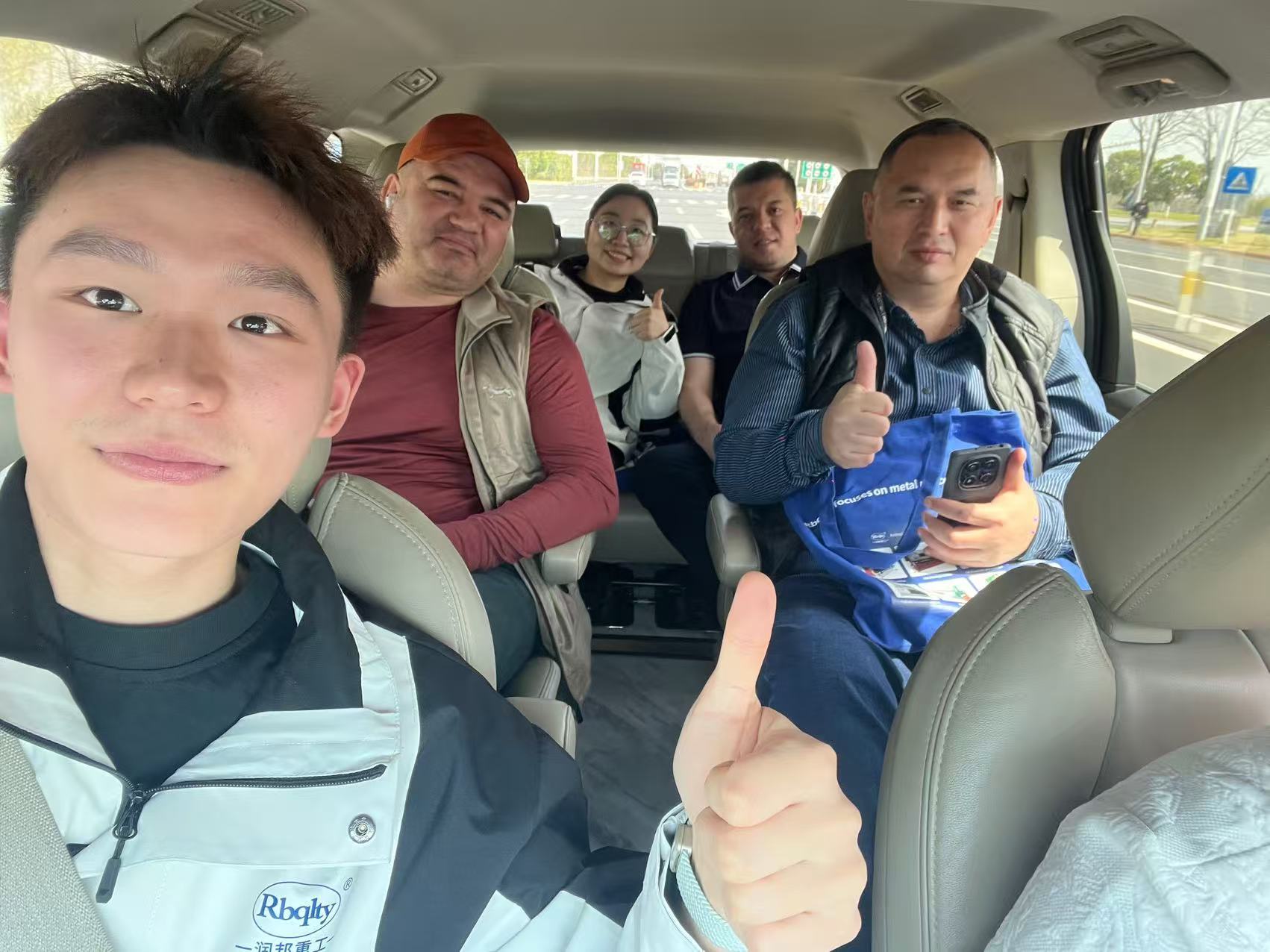 Welcome three customers from Uzbekistan made a special trip to visit Rbqlty factory