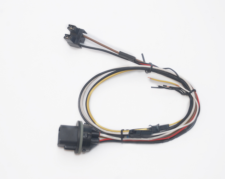 Automobile lamp harness 10