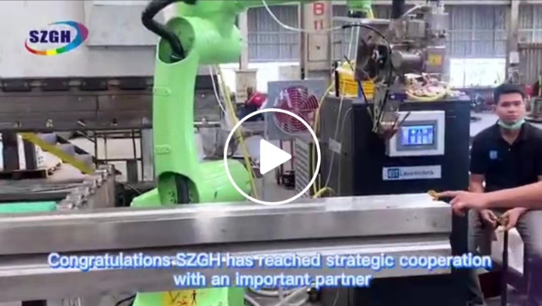 SZGH provides universal robots and our Thai customers provide laser welders,  Which can be assembled into laser welding robots. 