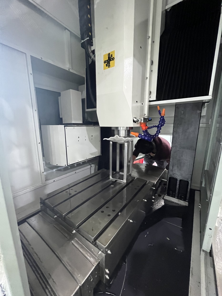 Stay ahead of the competition with the advanced SZGH-650 machining center