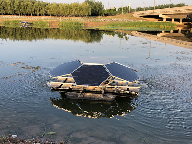 六塊太陽能板曝氣機