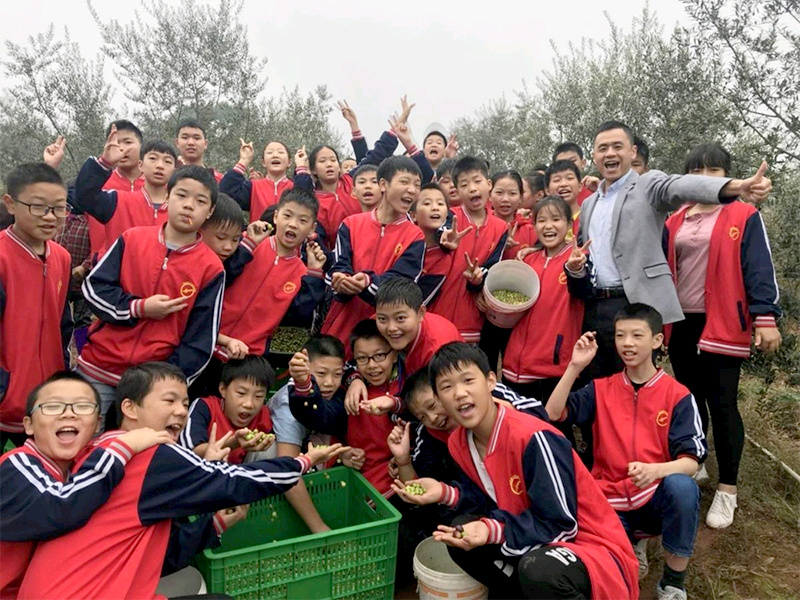 学生自由合照