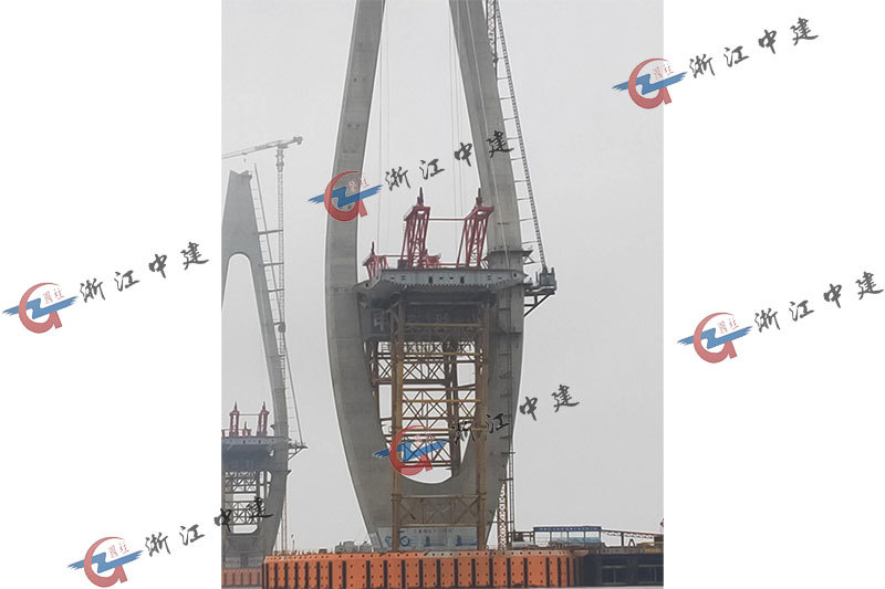 Zhoudai Bridge Project, 320T deck crane